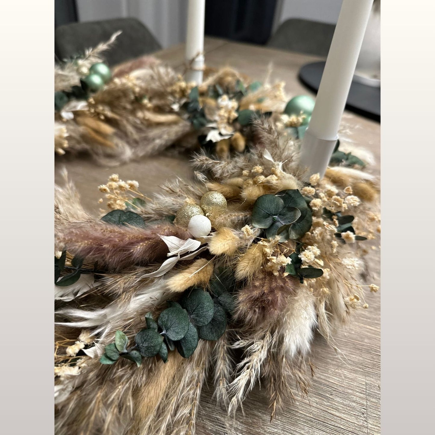 Adventskranz mt Trokenblumen und Gräsern - ein Traum in beige