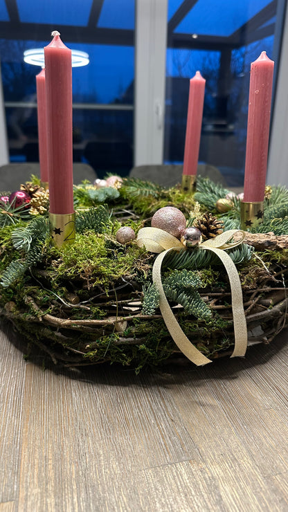 Adventskranz mt Trokenblumen und Gräsern - in Rosa