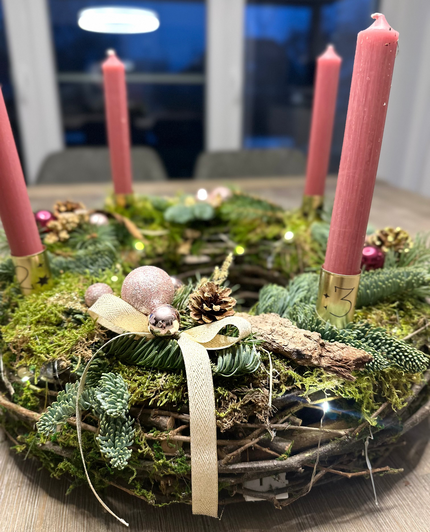 Adventskranz mt Trokenblumen und Gräsern - in Rosa