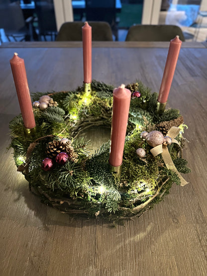 Adventskranz mt Trokenblumen und Gräsern - in Rosa